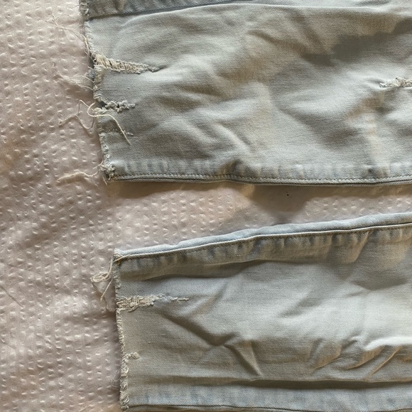 Old at Navy Distressed Rockstar Jeans - Picture 4 of 5